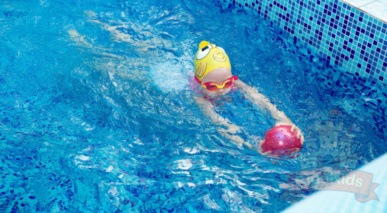 Плавание в детском саду, почему это очень полезно?