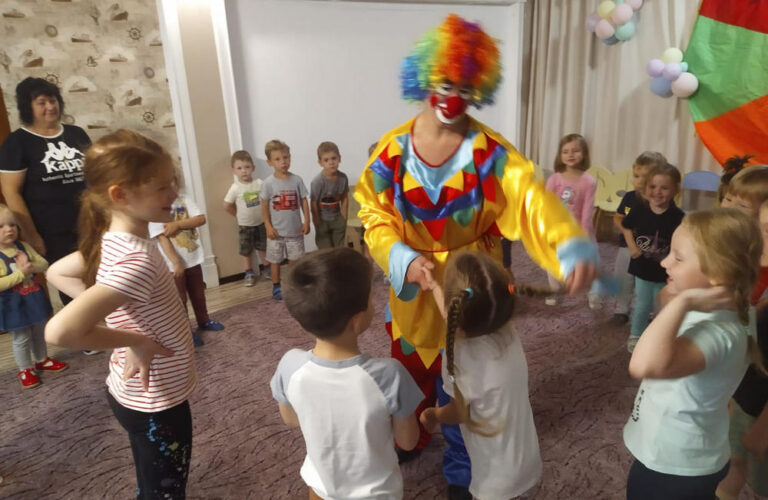 День Цирка в детском саду РигаКидс